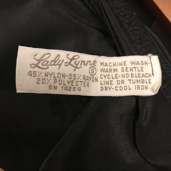 Lady Lynne ⚜️ Vintage Black Slip with Lace Trim - Picture 4 of 4